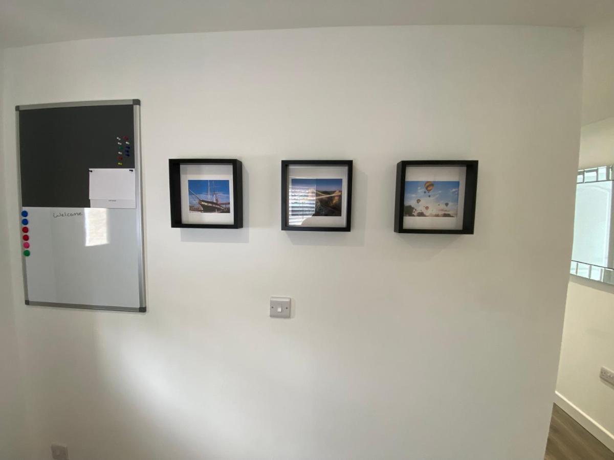 Modern 2 Bedroom Apartment, With Car Parking. Bitton Kültér fotó